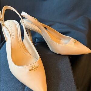 Women’s Coach Allie 90 LTR Pump Beechwood BNIB. 8 b.